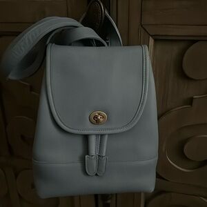 Legacy Coach #9960 Periwinkle LIKE NEW